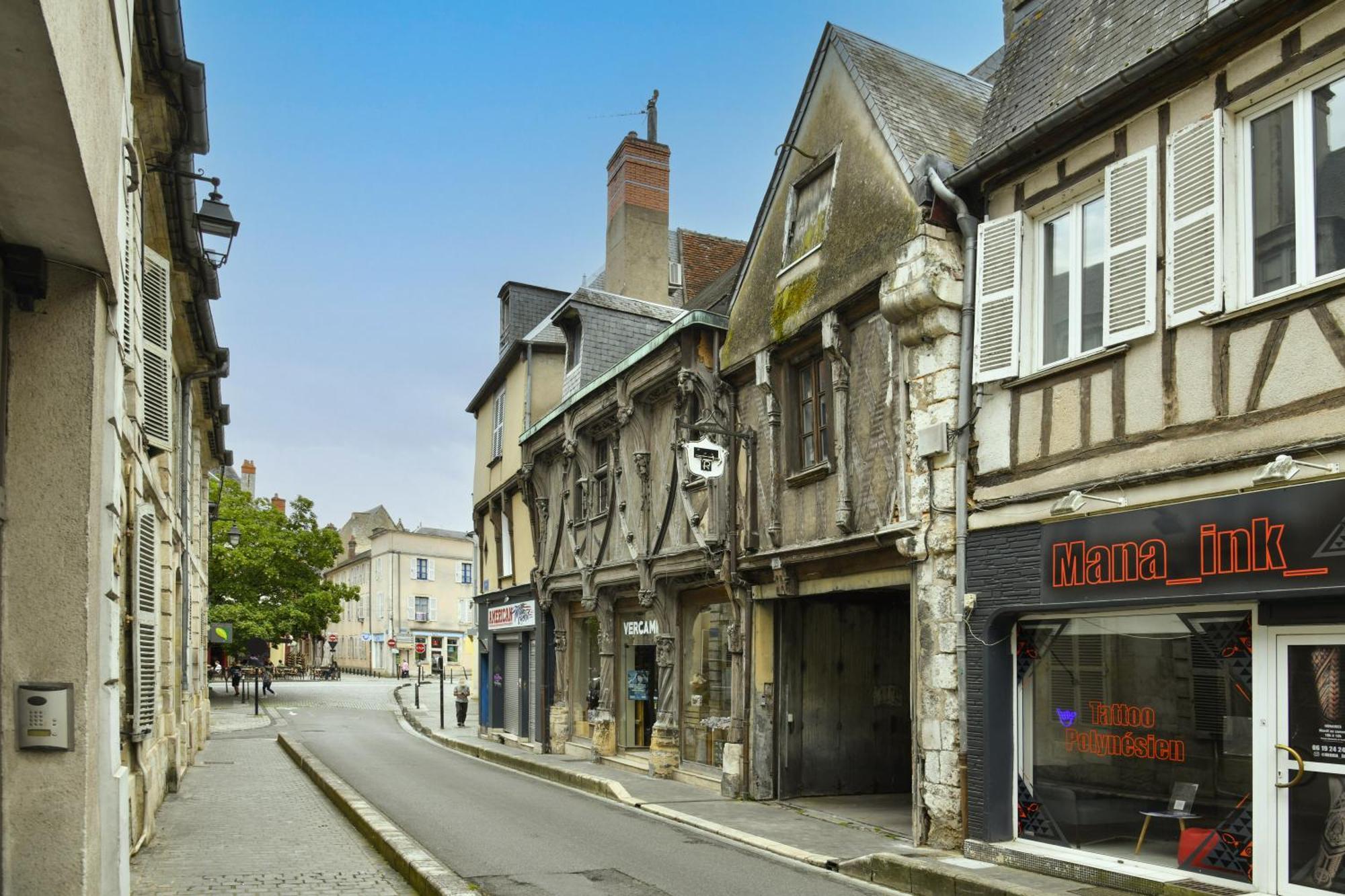 La Dame Blanche - Appartement Hypercentre Historique Bourges Dış mekan fotoğraf